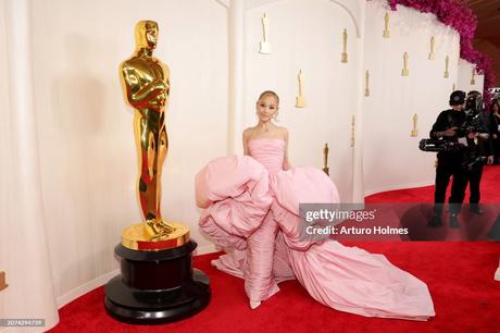 Oscars 2024: Red Carpet – Ariana Grande