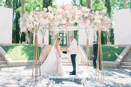 flower-filled-wedding-spain-blush-pink-details_23