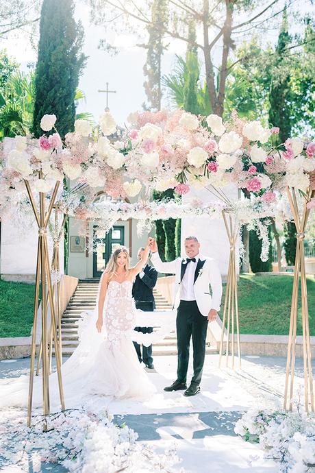 flower-filled-wedding-spain-blush-pink-details_24