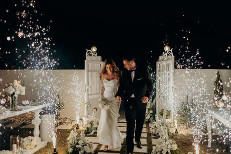stylish-fall-wedding-naxos-island-white-florals_19