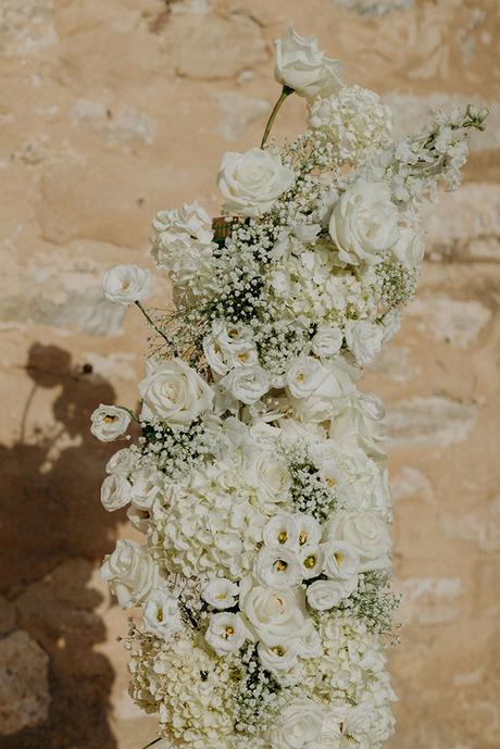 stylish-fall-wedding-naxos-island-white-florals_05