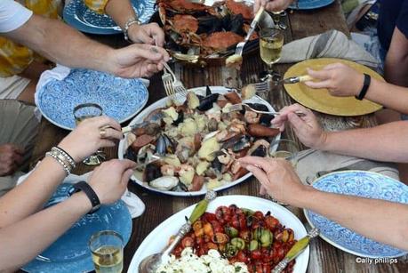 5 Tips for a Perfect Seafood Dinner Party