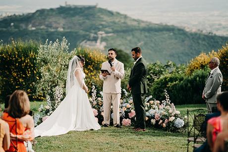 romantic-wedding-umbria-overflowing-lovely-details_17