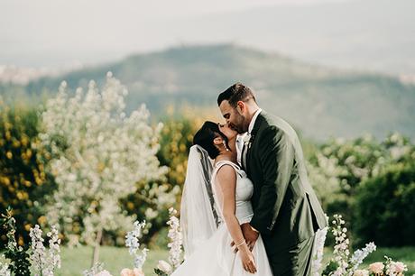romantic-wedding-umbria-overflowing-lovely-details_20