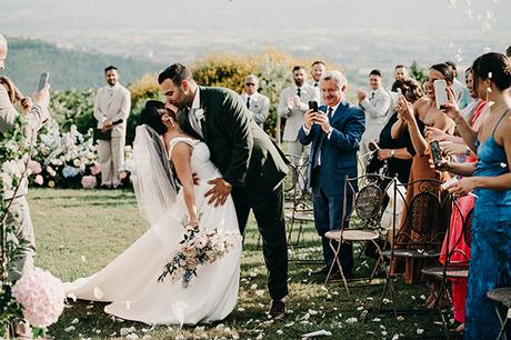 romantic-wedding-umbria-overflowing-lovely-details_24