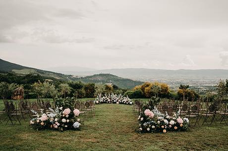 romantic-wedding-umbria-overflowing-lovely-details_13