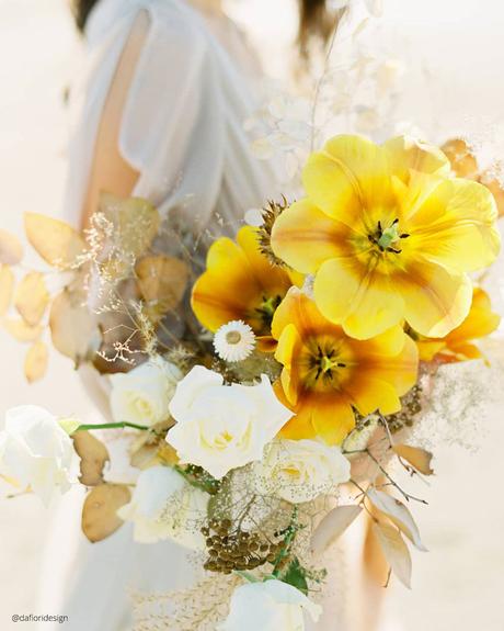 spring wedding bouquets tulips yellow dafioridesign