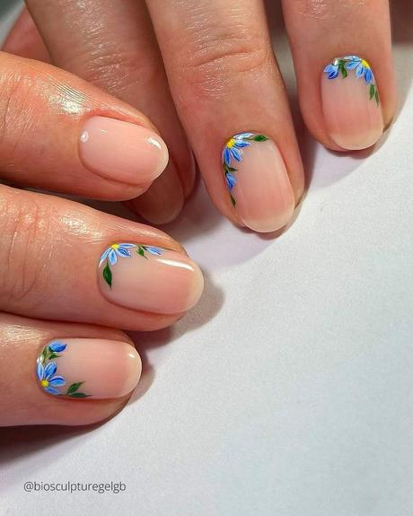 spring wedding nails nude natiral with flowers biosculpturegelgb