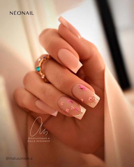 spring wedding nails french and flowers matuszewsk.a