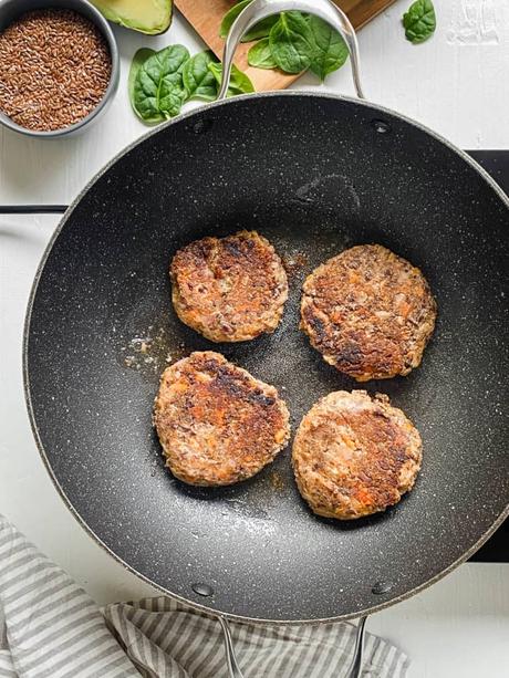 Spicy Black Bean Burgers With Chipotle Chile Powder