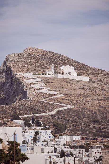 lovely-intimate-wedding-gorgeous-greek-island-folegandros_05