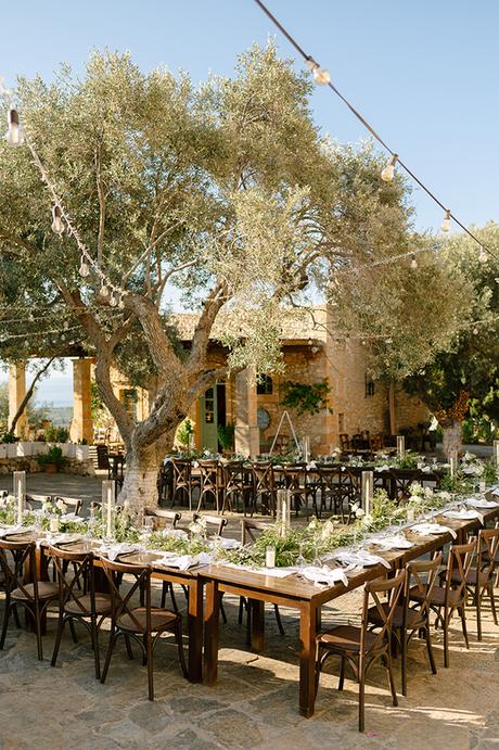 rustic-chic-wedding-crete-white-florals_31