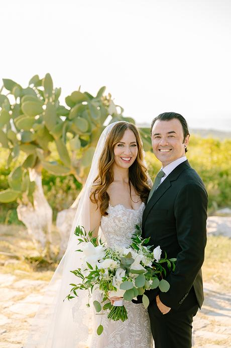 rustic-chic-wedding-crete-white-florals_01