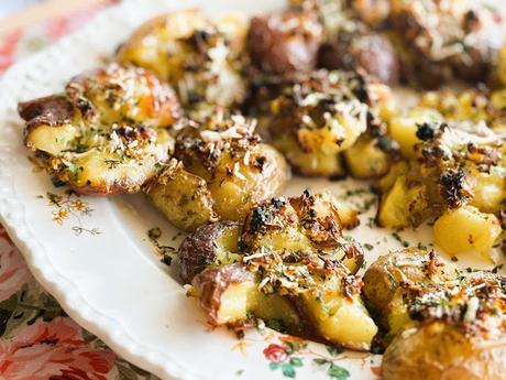 Garlic Butter Parmesan Smashed Potatoes