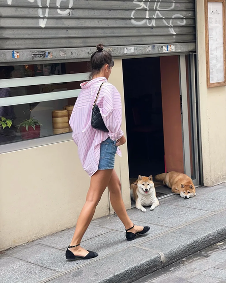 Spring Outfit Trends: Discover the Hottest Looks in 2024! 8 Striped Button-Down Shirt + Denim Shorts + Ballet Flats
