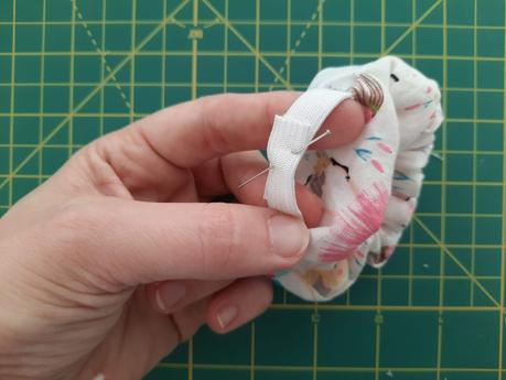 Sewing a scrunchie: join the two ends of the elastic