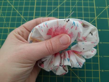 Sewing a scrunchie: close the bottom hole