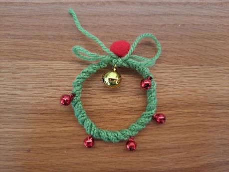 Lucet Christmas projects: classic festive wreath