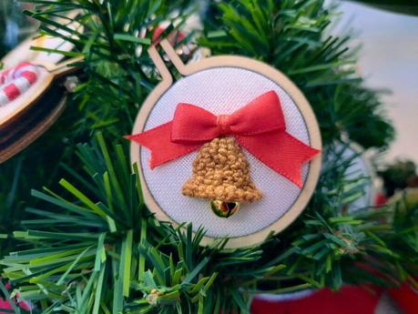 Embroidered Christmas ornaments: bell with a bow