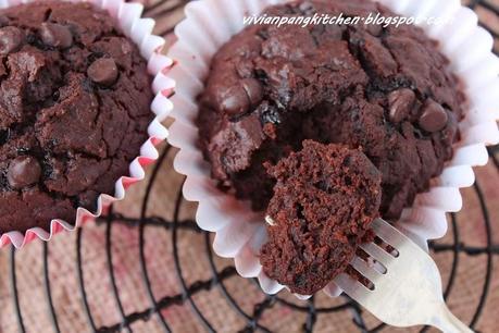 Double Chocolate Muffins (Mixing Method) Double Chocolate Muffins (Mixing Method)