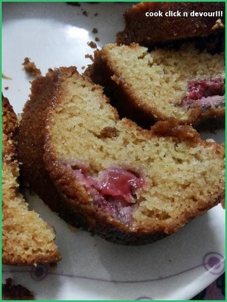 Egg less strawberry pound cake