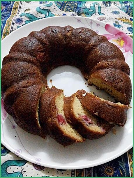 Egg less strawberry pound cake