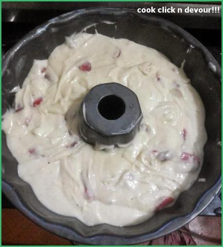 Egg less strawberry pound cake