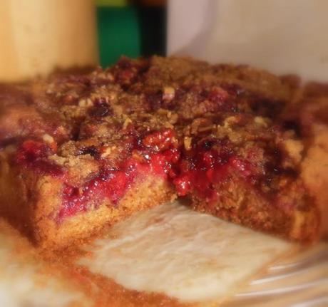 A Delicious Blackberry and Pecan Snacking Cake