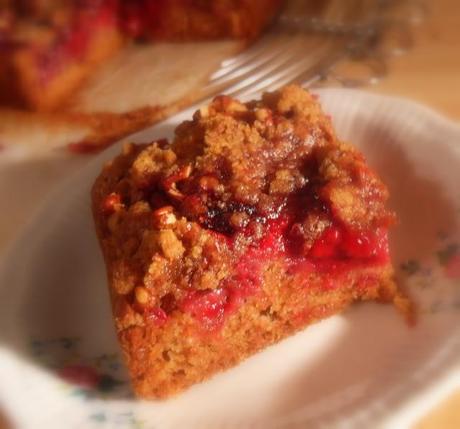 A Delicious Blackberry and Pecan Snacking Cake