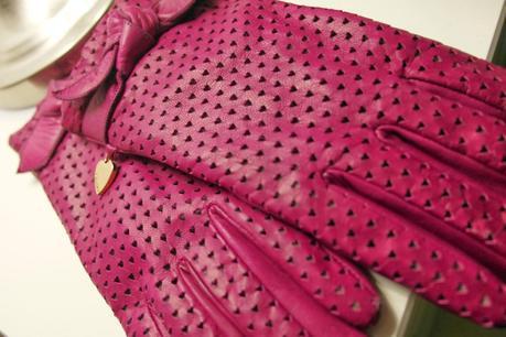 Moschino pink gloves