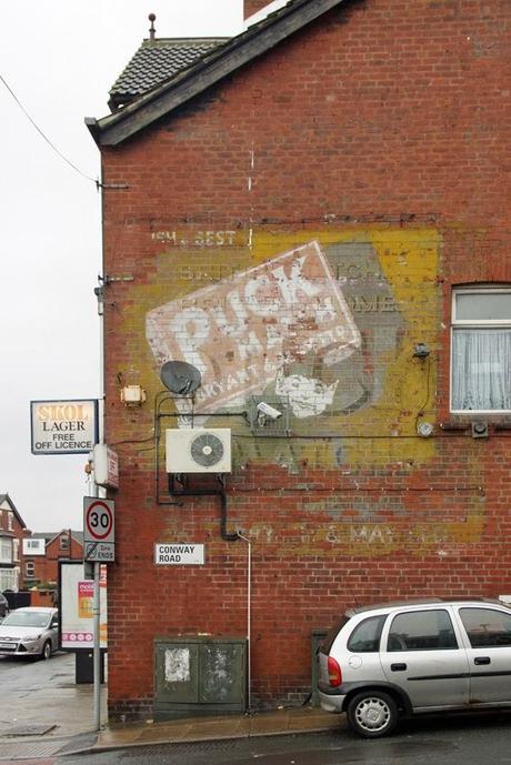Ghost signs (104): Puck matches, Leeds