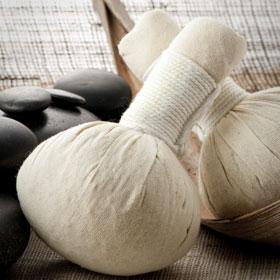 DIY Recipe for Thai Herbal Poultice