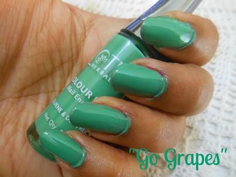 10 things I liked about Lotus Herbals Color Dew Nail Enamels