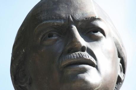 In and Around London... Prime Ministers