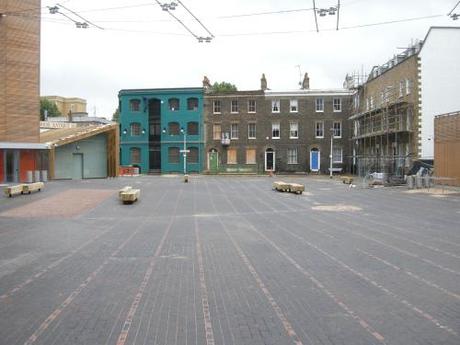 Bermondsey Square - Dark Clay Pavers with Banding, Benches and Boule Area