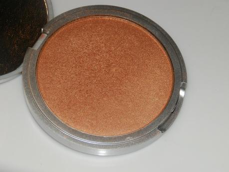 The+Balm+Betty+Lou+Manizer+Swatches+7