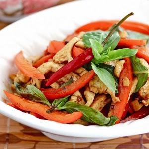 http://recipes.sandhira.com/chicken-with-chili-and-basil.html