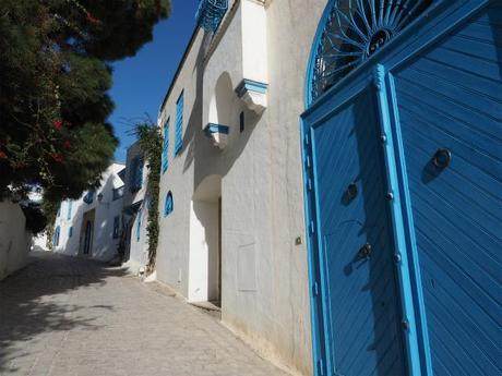 PC300294 シディ・ブ・サイド   白と青の小さな楽園 / Sidi Bou Said   petit paradis blanc et bleu