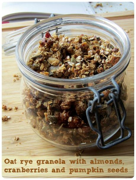 Oat- rye granola with almonds, hazelnuts and flaxseed