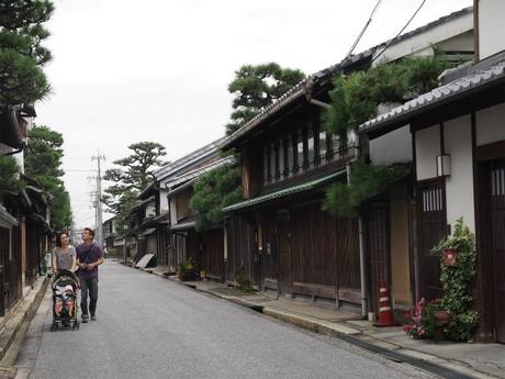 PA050148 近江商人の繁栄を偲ぶ近江八幡 / Omihachiman.. a castle town with a nostalgic atmosphere.