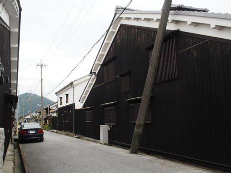 PA050212 近江商人の繁栄を偲ぶ近江八幡 / Omihachiman.. a castle town with a nostalgic atmosphere.