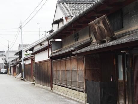 PA050198 近江商人の繁栄を偲ぶ近江八幡 / Omihachiman.. a castle town with a nostalgic atmosphere.