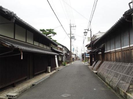 PA050213 近江商人の繁栄を偲ぶ近江八幡 / Omihachiman.. a castle town with a nostalgic atmosphere.