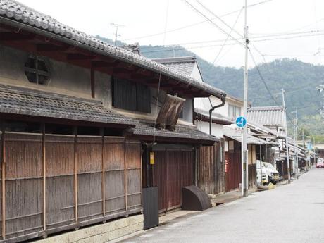 PA050200 近江商人の繁栄を偲ぶ近江八幡 / Omihachiman.. a castle town with a nostalgic atmosphere.