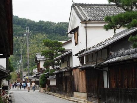 PA050235 近江商人の繁栄を偲ぶ近江八幡 / Omihachiman.. a castle town with a nostalgic atmosphere.