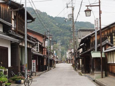 PA050222 近江商人の繁栄を偲ぶ近江八幡 / Omihachiman.. a castle town with a nostalgic atmosphere.