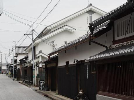 PA050186 近江商人の繁栄を偲ぶ近江八幡 / Omihachiman.. a castle town with a nostalgic atmosphere.