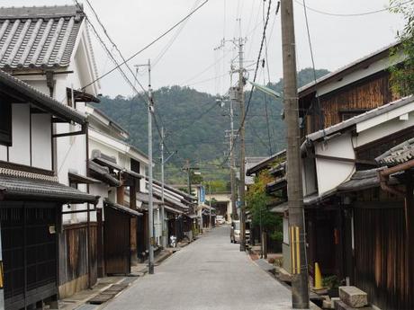 PA050196 近江商人の繁栄を偲ぶ近江八幡 / Omihachiman.. a castle town with a nostalgic atmosphere.