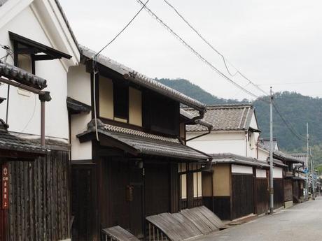 PA050205 近江商人の繁栄を偲ぶ近江八幡 / Omihachiman.. a castle town with a nostalgic atmosphere.