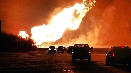 Natural gas pipeline explodes near Otterburne